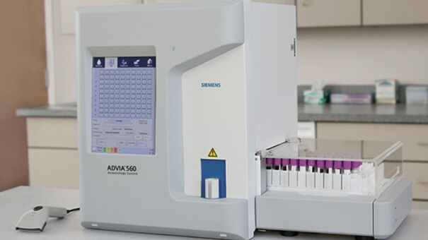 ADVIA 560  Hematology System